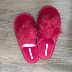 Victoria's Secret POM POM slippers M